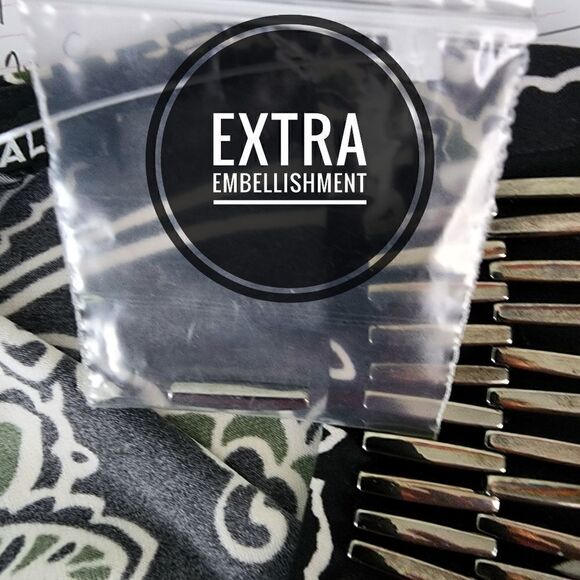 Roz & Ali Sleeveless Aztec Silver Embellished Top Size Small - Picture 7 of 8